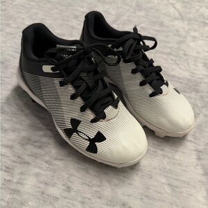 Under Armour Black and White Little Kids Baseball Cleats size 12
